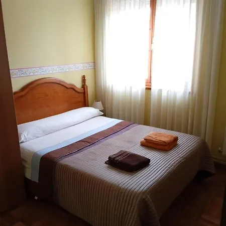 Casa Montse-izquierda Apartamento