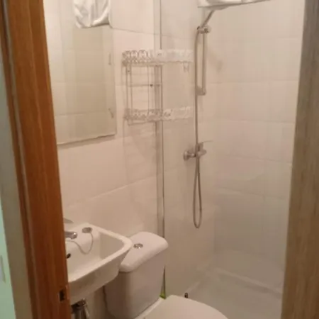 Casa Montse-izquierda Apartamento