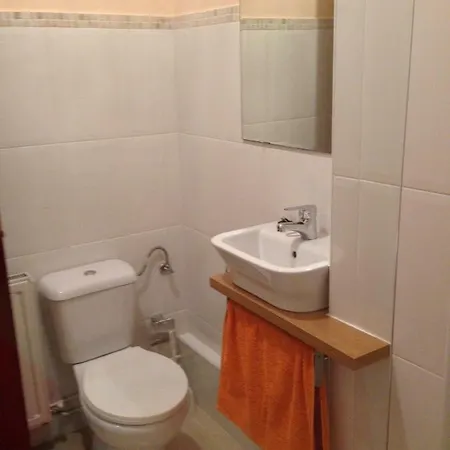 Casa Montse-izquierda Apartamento