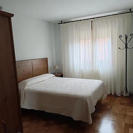 Apartment Casa Montse-izquierda